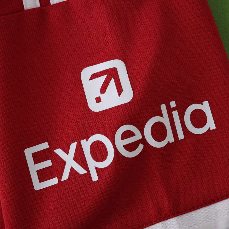 Liverpool Home Jersey 2025/26 - CHAMPIONS 24/25 &amp; Gold Trophy